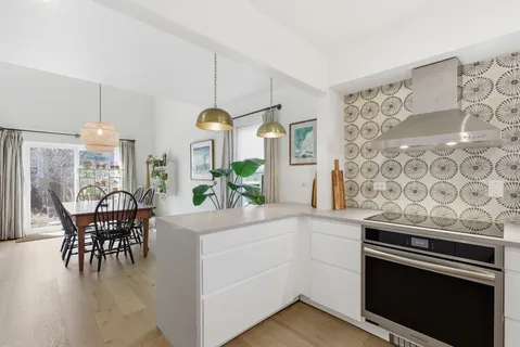 $350,000 | 1431 Derby Lane, Mundelein, IL 60060