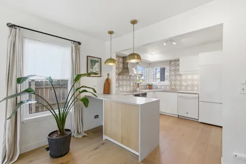 $350,000 | 1431 Derby Lane, Mundelein, IL 60060