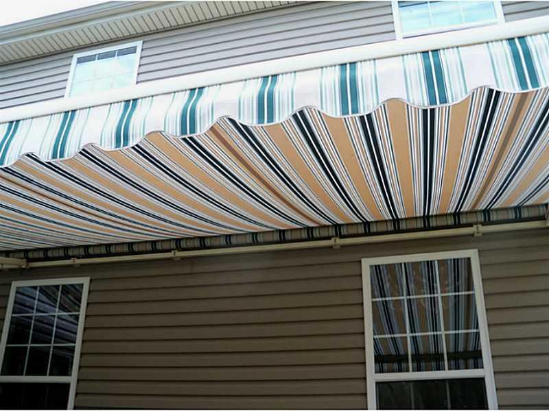 3620 Centerview Road Gibsonia, PA 15044 - Photo 22 of 25 Exterior Back. New Retractable Awning