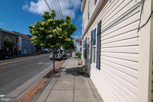 $390,000 | 9457 South Congress Street, New Market, VA 22844