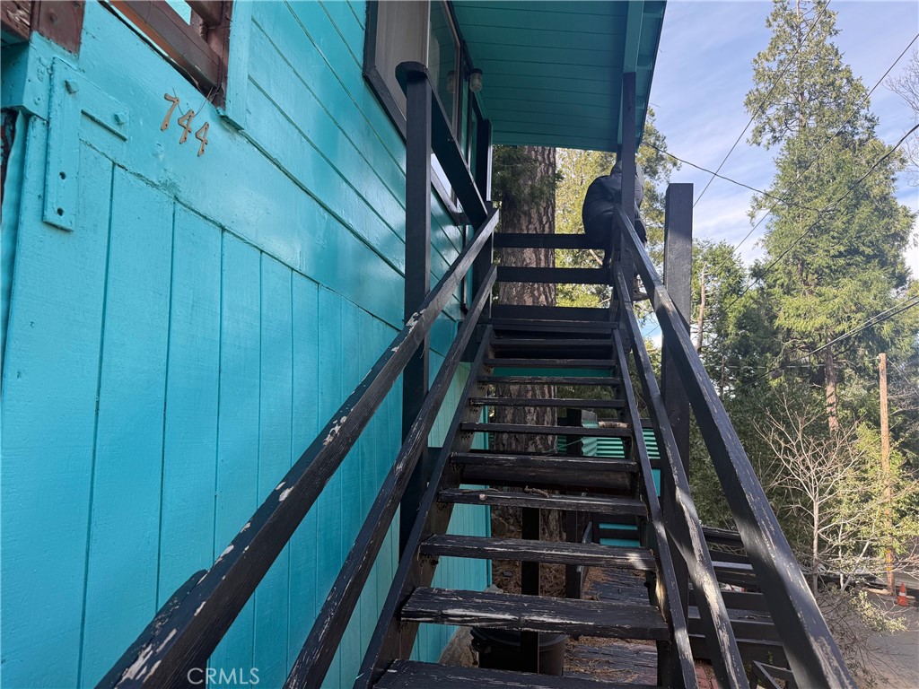 744 Woodland Road Crestline, CA 92325 - Photo 2 of 26 a view of entryway