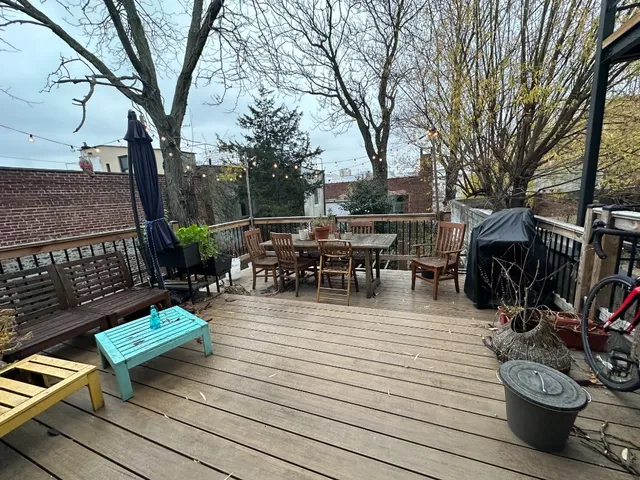 $3,000 | 374 Columbia Street, Unit 3 | Red Hook