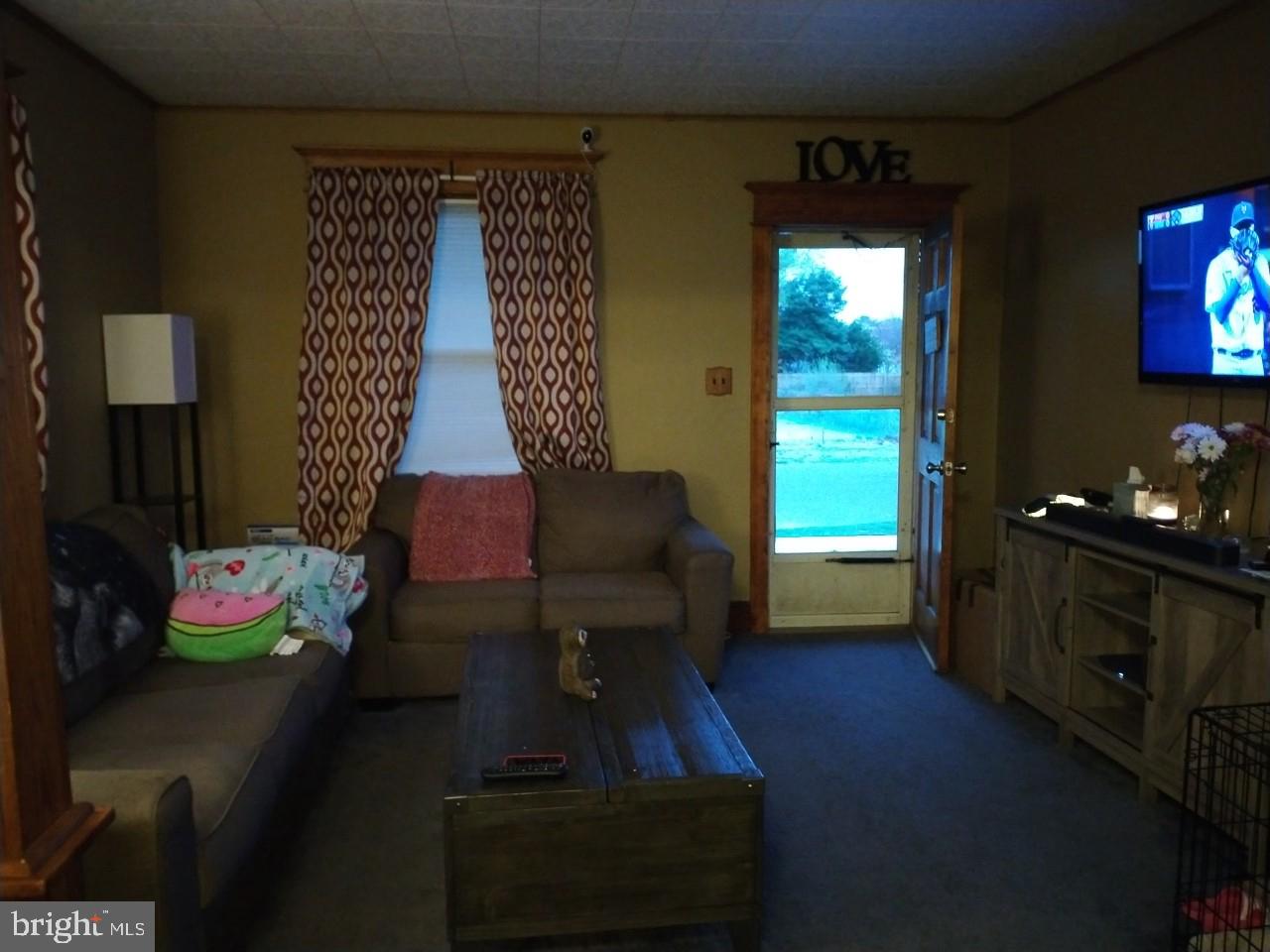 216 Chestnut Street Delran, NJ 08075 - Photo 3 of 17 Gallery Image 3