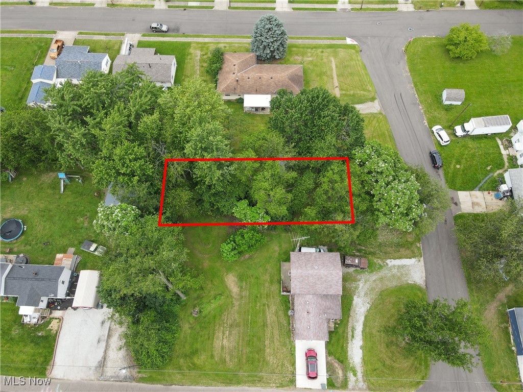 20th Street Southwest Canton, OH 44706 - Photo 2 of 4 Aerial view of residential area with property boundaries highlighted