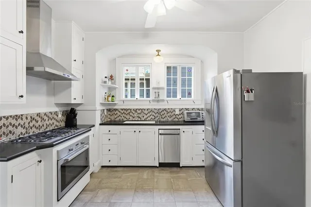 $425,000 | 825 Vistabula Street, Lakeland, FL 33801