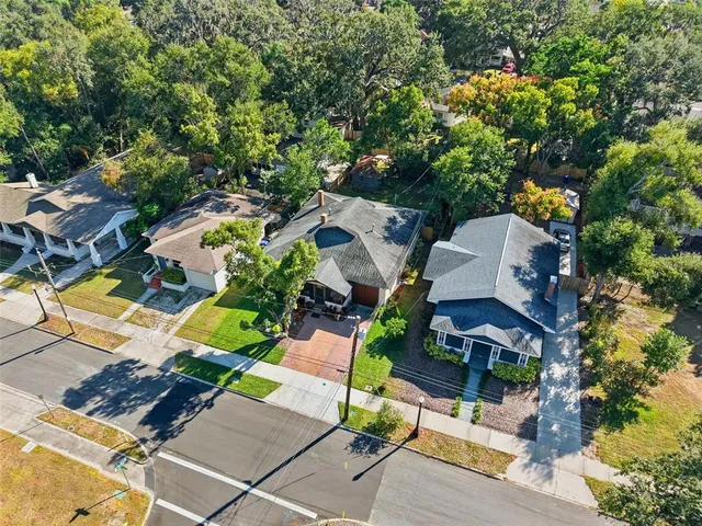 $425,000 | 825 Vistabula Street, Lakeland, FL 33801