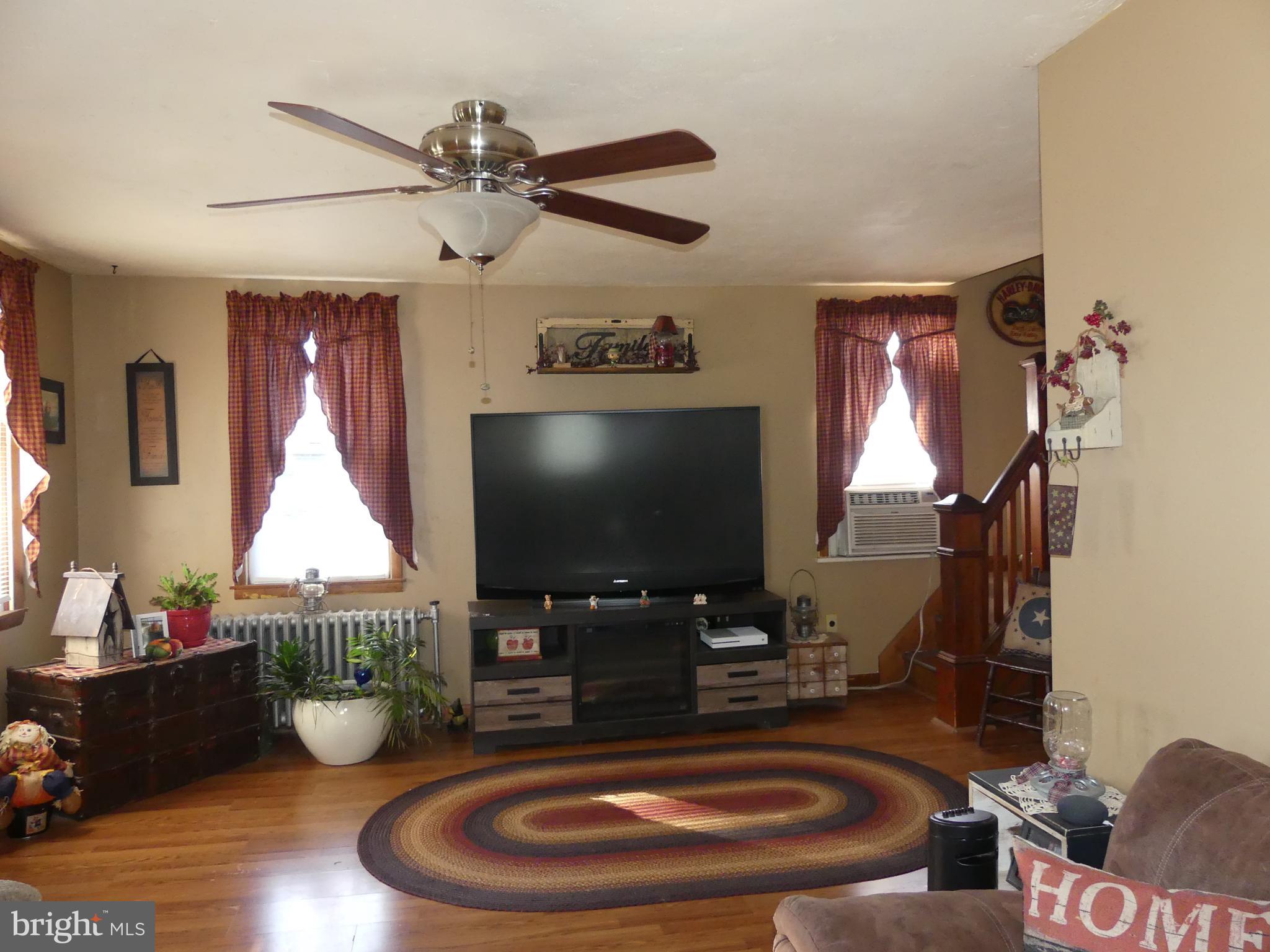 351 3rd Street Hanover, PA 17331 - Photo 4 of 29 Living Room