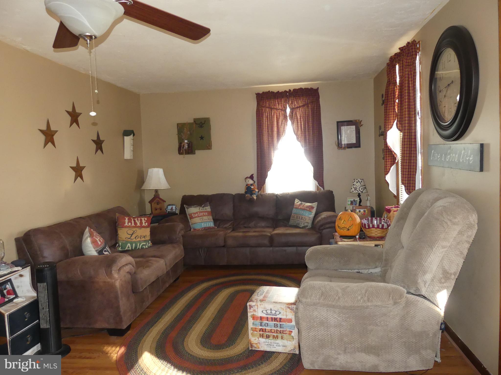 351 3rd Street Hanover, PA 17331 - Photo 7 of 29 Livingroom