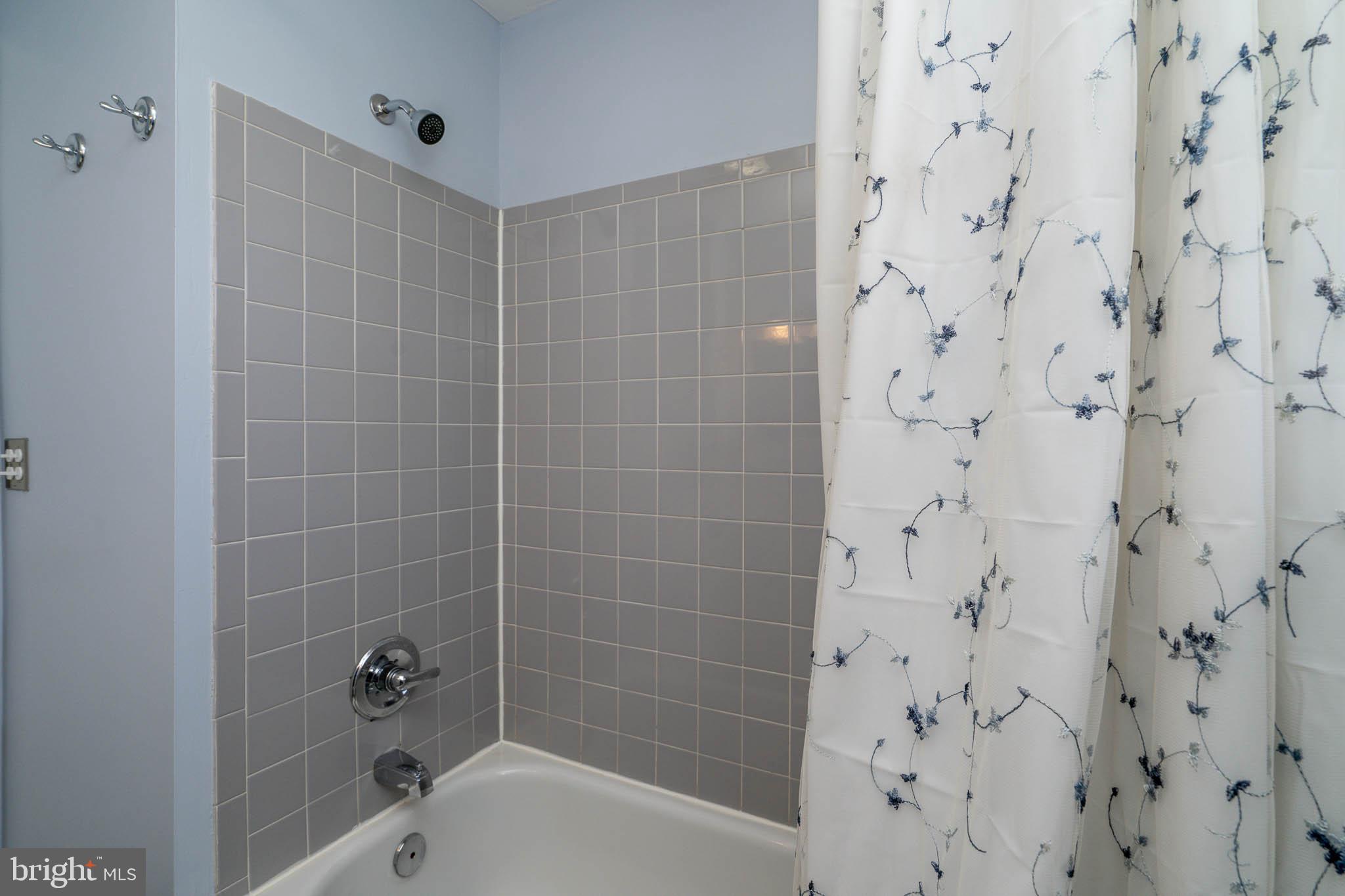 13 Flagship Road Baltimore, MD 21222 - Photo 17 of 23 Full Bathroom Tub/Shower