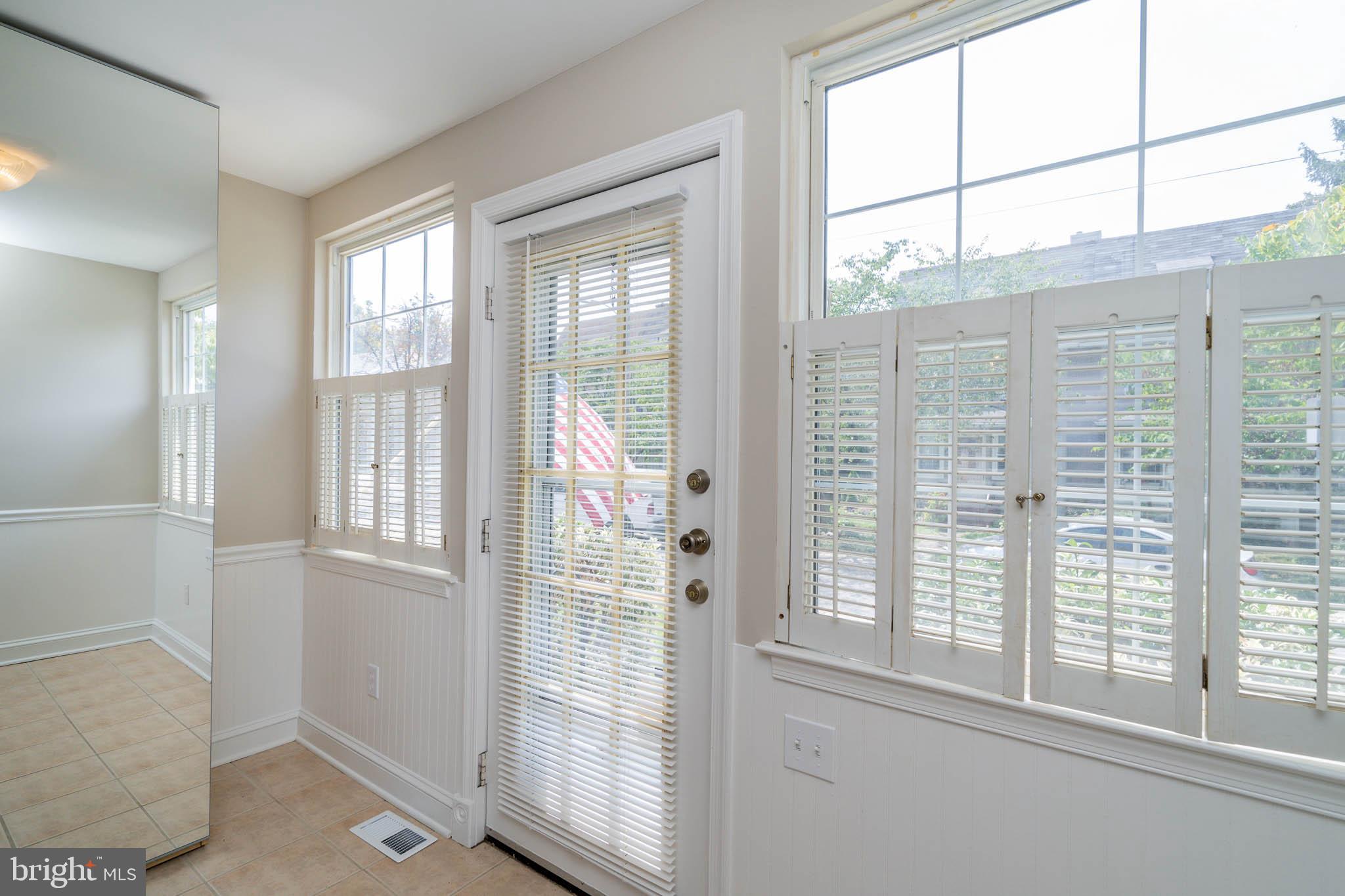 13 Flagship Road Baltimore, MD 21222 - Photo 8 of 23 Foyer with closet
