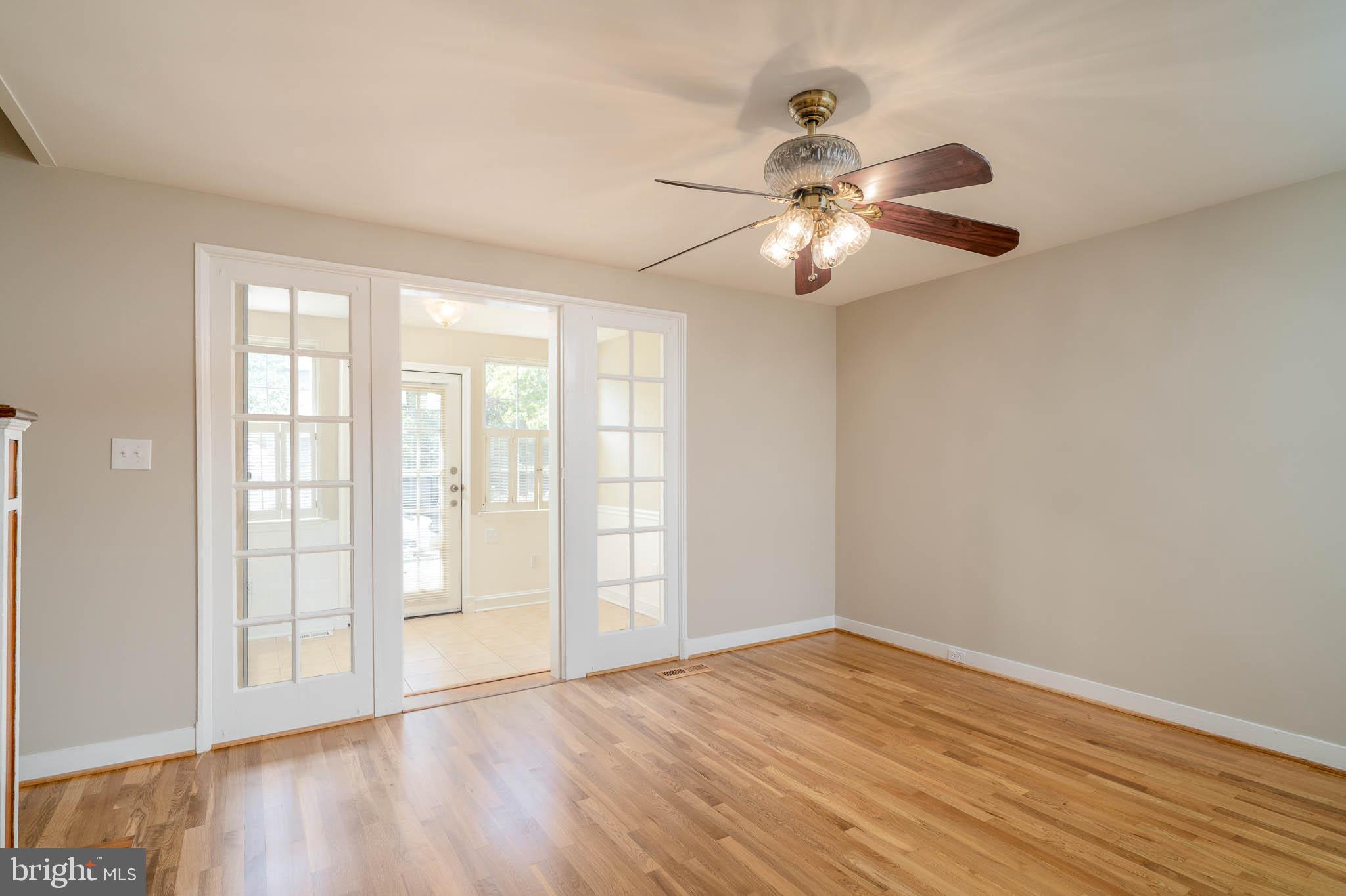 13 Flagship Road Baltimore, MD 21222 - Photo 9 of 23 Living Room towards Foyer