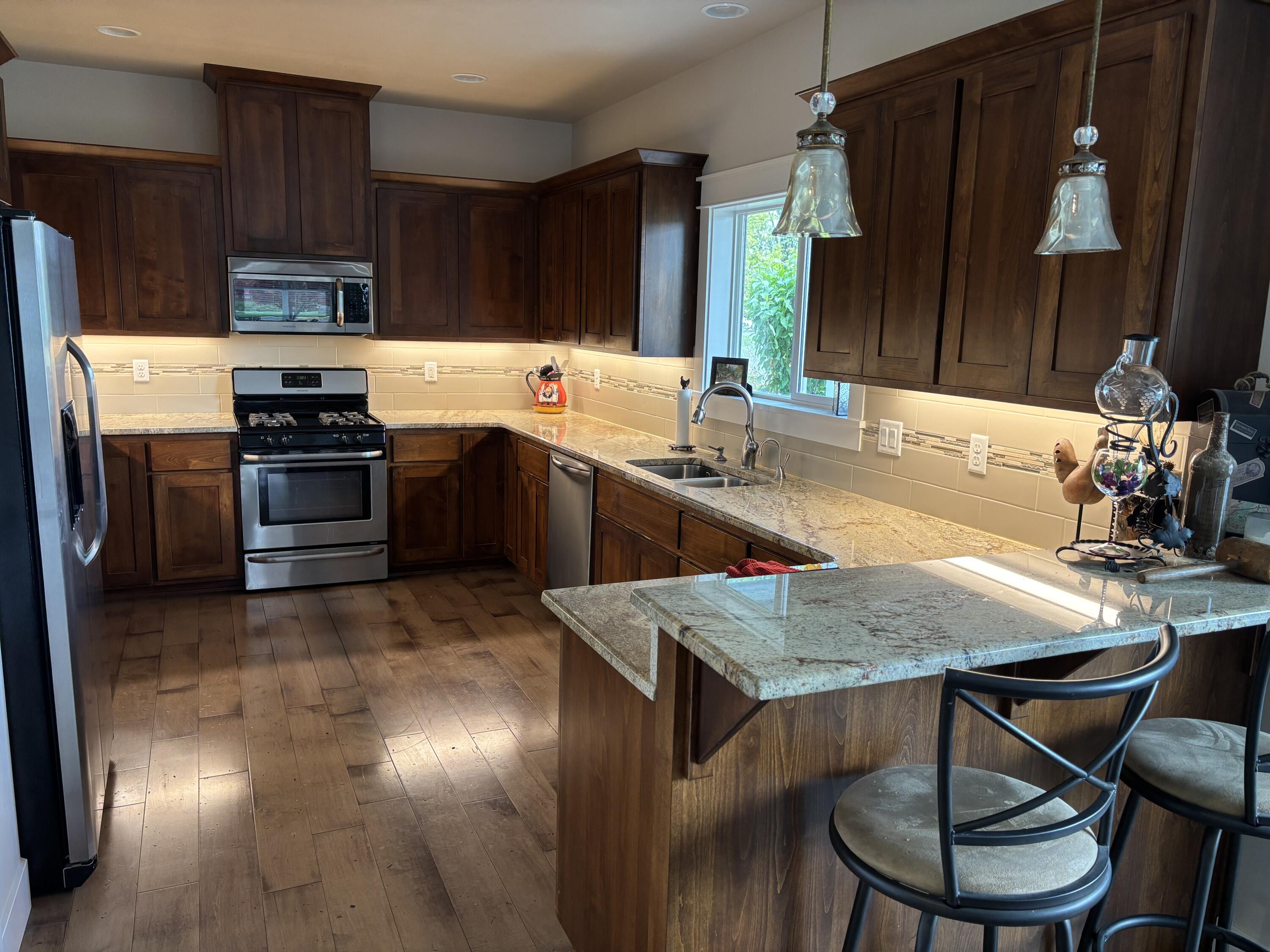 1160 Boulder Ridge Street Central Point, OR 97502 - Photo 5 of 21 IMG_2099