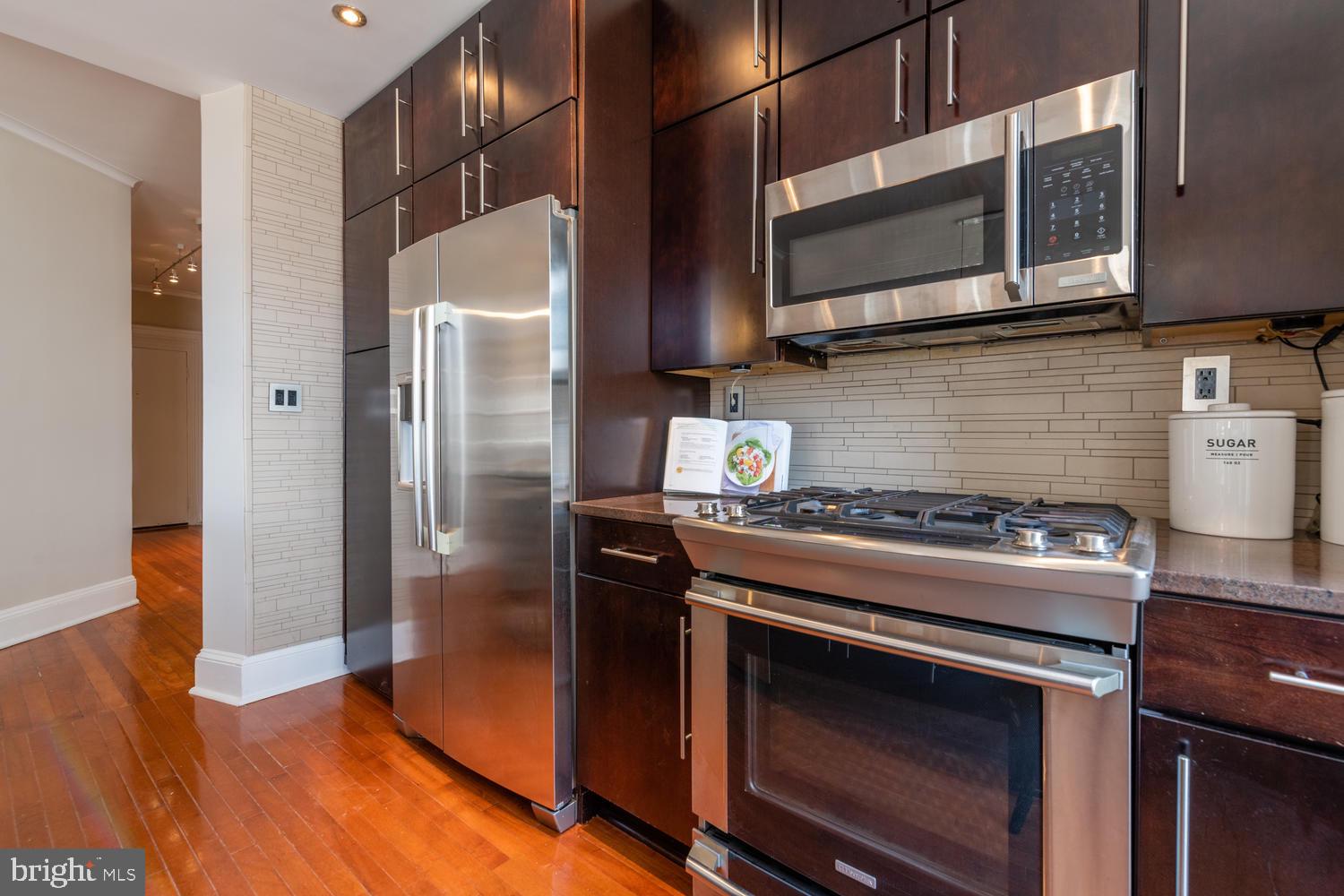 2022 Columbia Road Northwest, Unit 606 Washington, DC 20009 - Photo 13 of 52 Gourmet Kitchen.