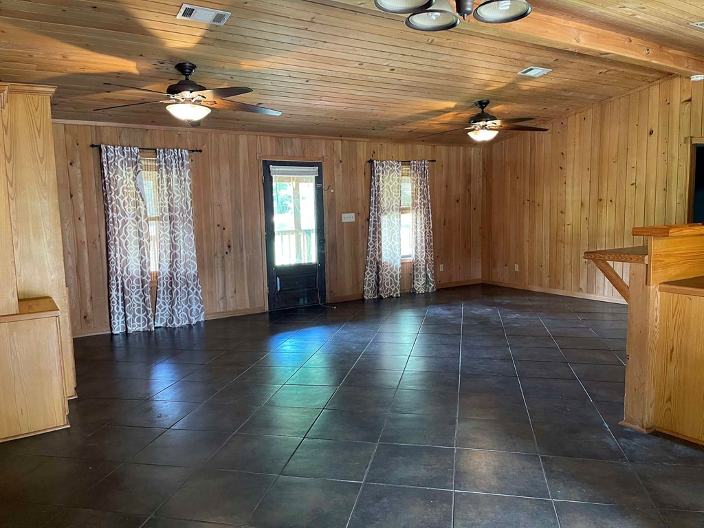 813 Mt Zion Road Northwest Wesson, MS 39191 - Photo 2 of 39 Great Room