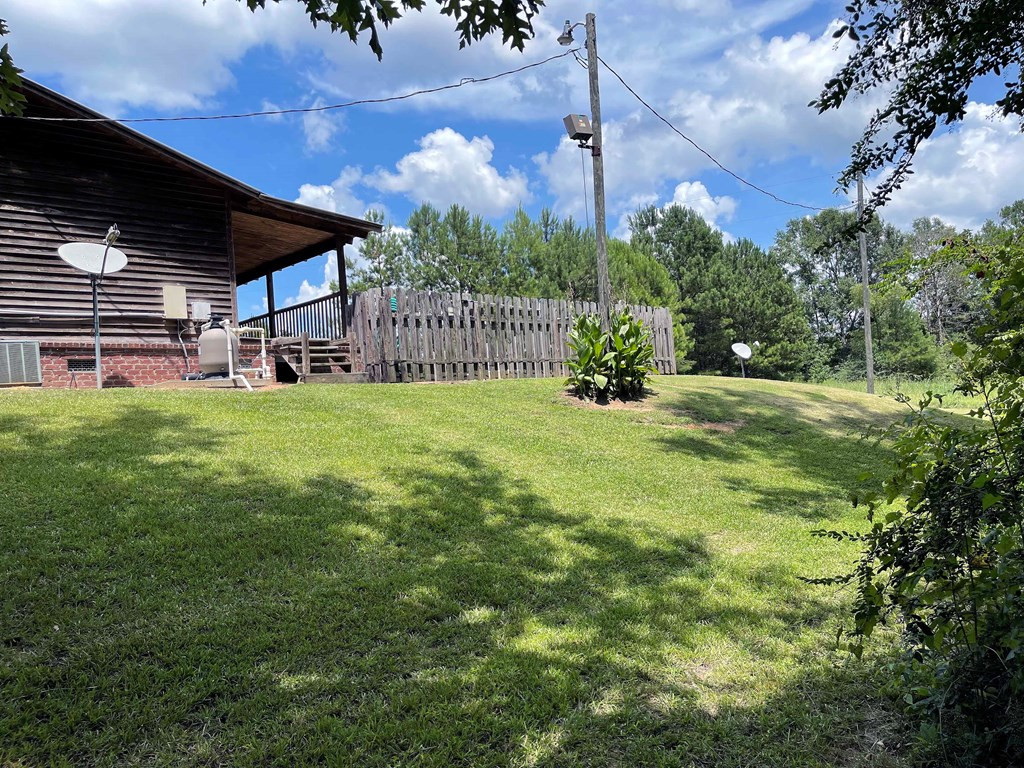 813 Mt Zion Road Northwest Wesson, MS 39191 - Photo 32 of 39 Side of house