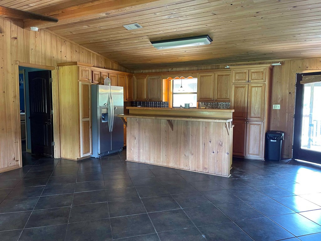 813 Mt Zion Road Northwest Wesson, MS 39191 - Photo 4 of 39 Bar seating area