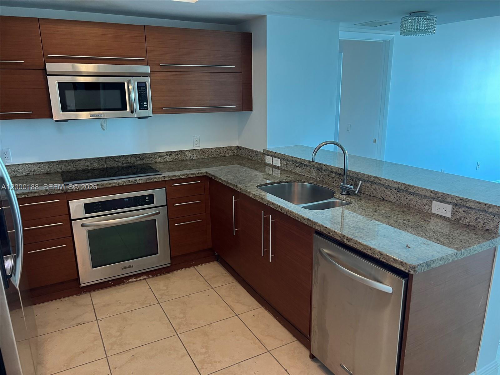 2641 North Flamingo Road, Unit 2006N Sunrise, FL 33323 - Photo 2 of 12