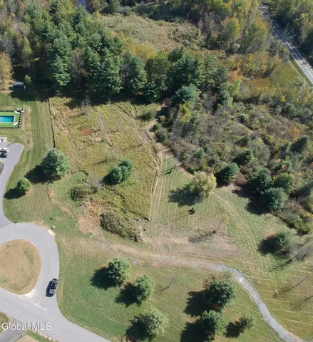 $315,000 | 4 Vittorio Trail, Clifton Park, NY 12019