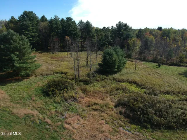 $315,000 | 4 Vittorio Trail, Clifton Park, NY 12019