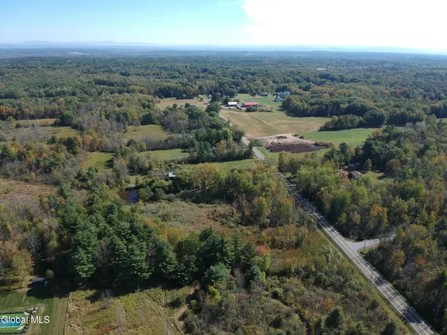 $315,000 | 4 Vittorio Trail, Clifton Park, NY 12019