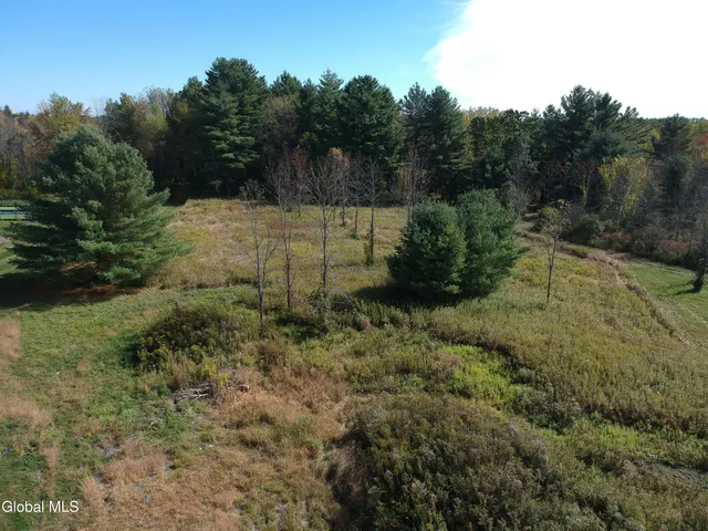 $315,000 | 4 Vittorio Trail, Clifton Park, NY 12019