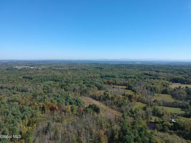 $315,000 | 4 Vittorio Trail, Clifton Park, NY 12019