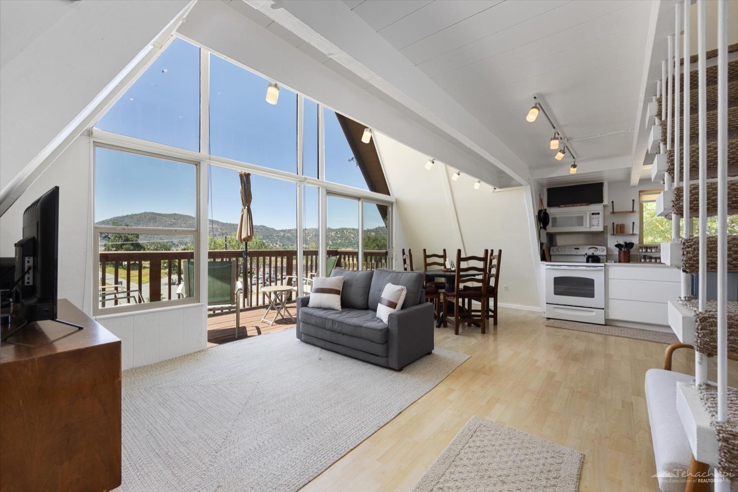 29551 North Lower Valley Road Tehachapi, CA 93561 - Photo 5 of 31 Gallery Image 5