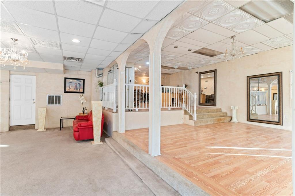 3269 Library Road Pittsburgh, PA 15234 - Photo 14 of 48