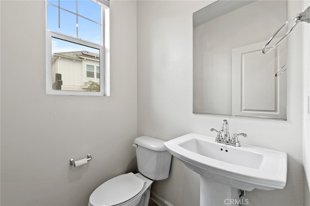 10281 Trickle Lane Riverside, CA 92503 - Photo 8 of 18 1st Fl half bath