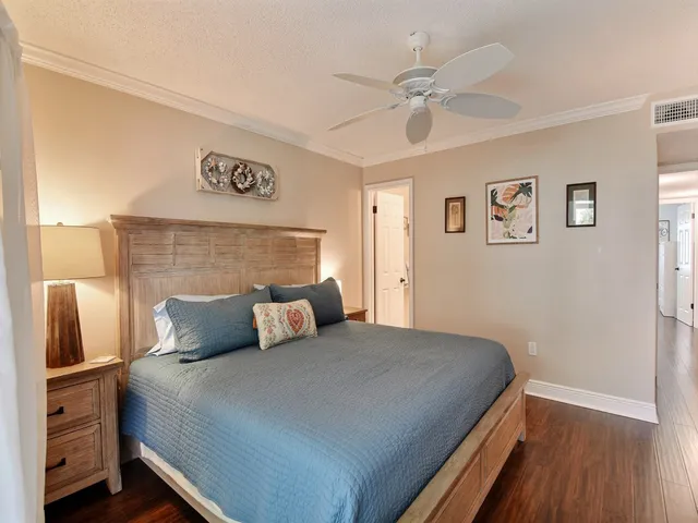 $1,750 | 5400 Florida A1A, Unit E1, Indian River Shores, FL 32963