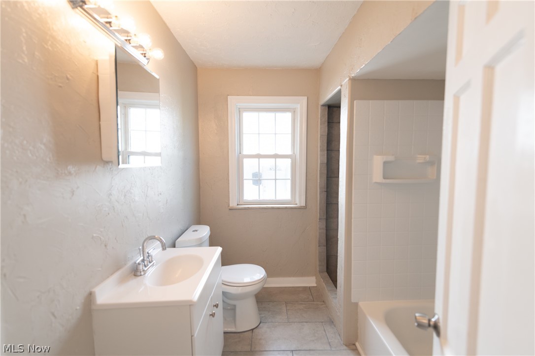 3222 Whitethorn Road Cleveland, OH 44118 - Photo 10 of 30 Gallery Image 10