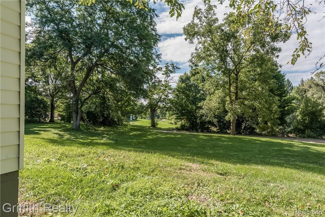 4580 Farrell Road Dexter, MI 48130 - Photo 4 of 42 002-photo--6248642.jpg