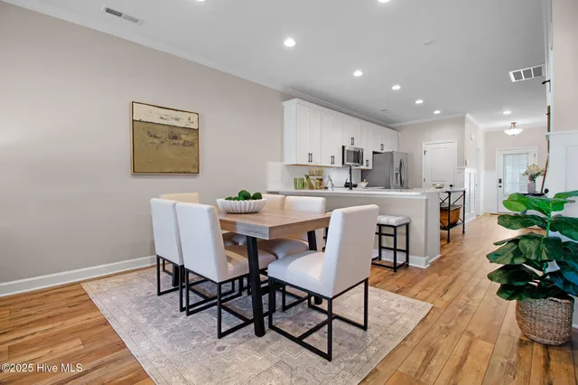 $377,400 | 225 Cline Way, Unit 102 1809 LIVE OAK, Beaufort, NC 28516