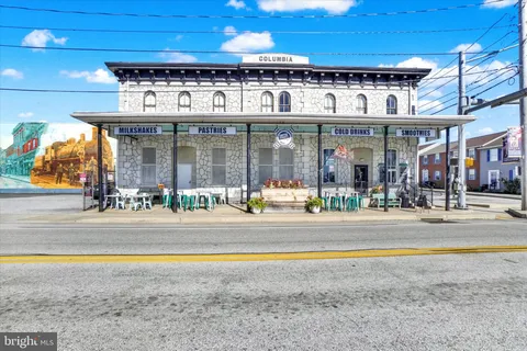 a black and white photo of a room