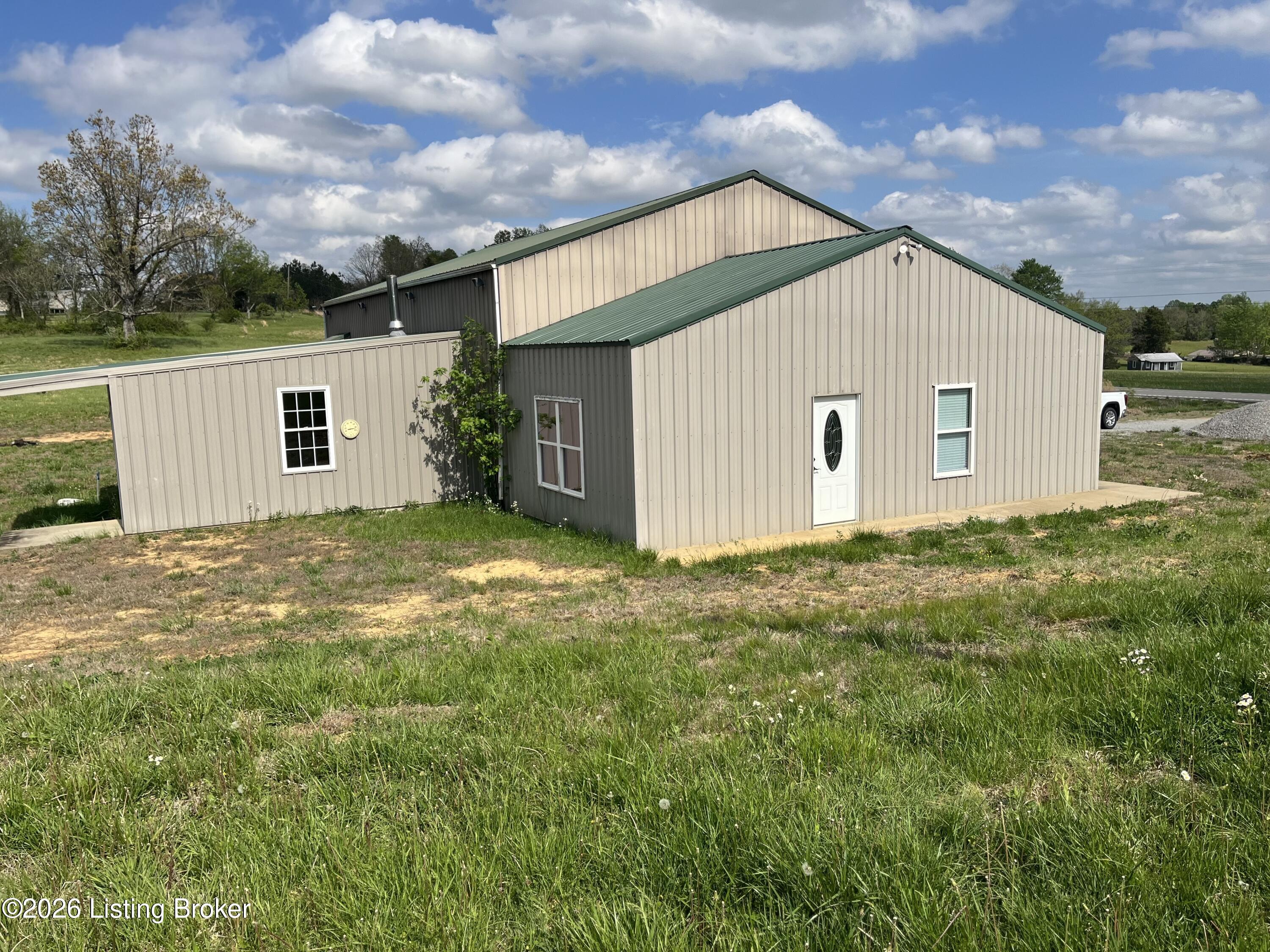 8619 Anneta Road, Unit 1 Leitchfield, KY 42754 - Photo 2 of 31 IMG_7969