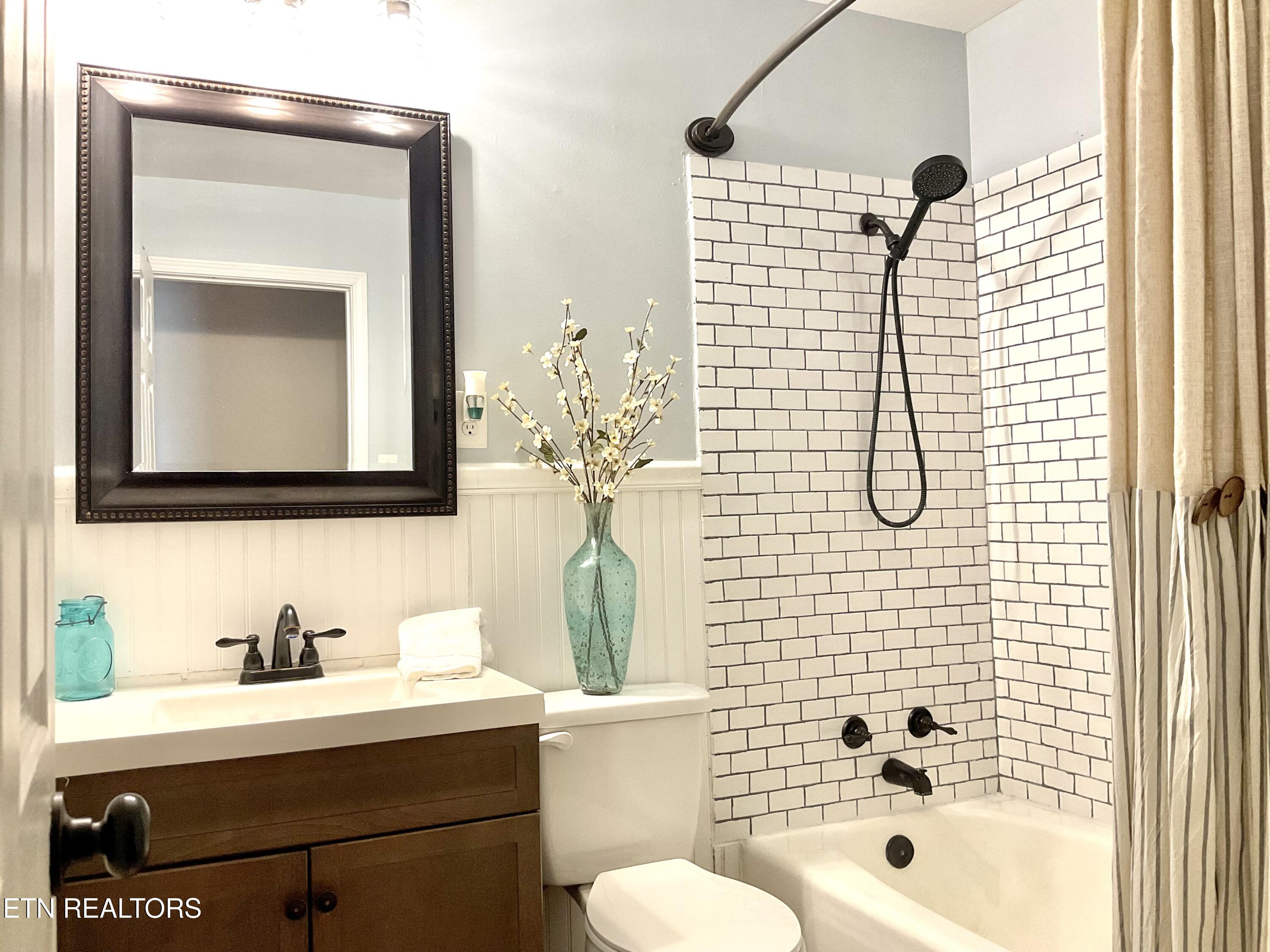 8116 Shelton Road Corryton, TN 37721 - Photo 16 of 28 Bathroom