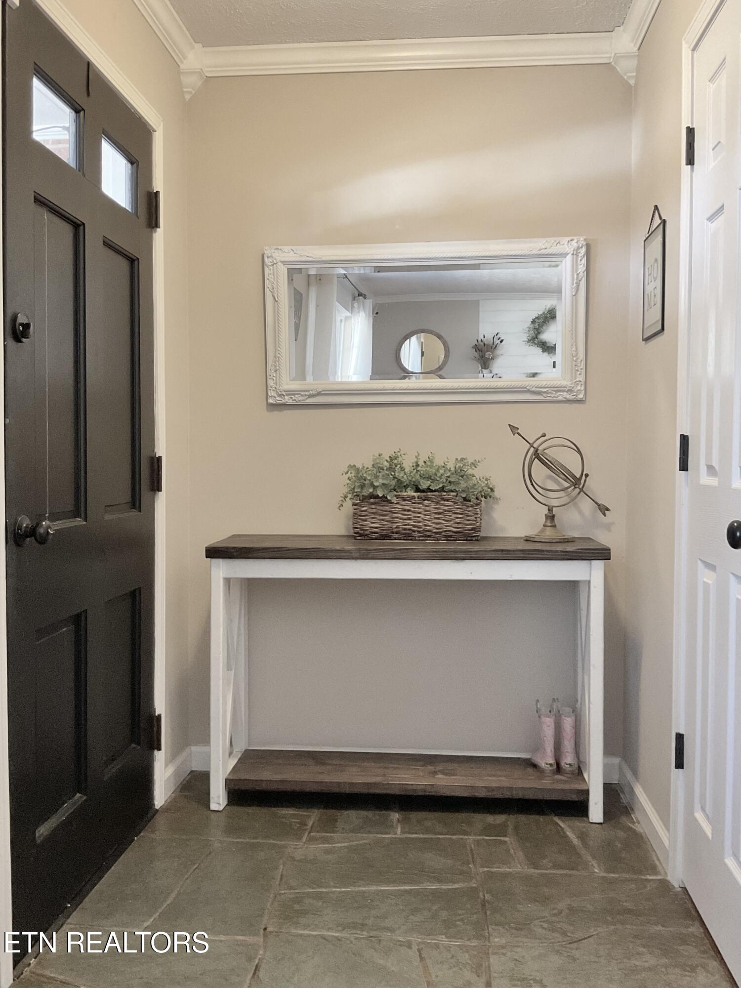 8116 Shelton Road Corryton, TN 37721 - Photo 5 of 28 Foyer