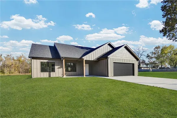 $315,000 | 501 East Street, East Lynne, MO 64743