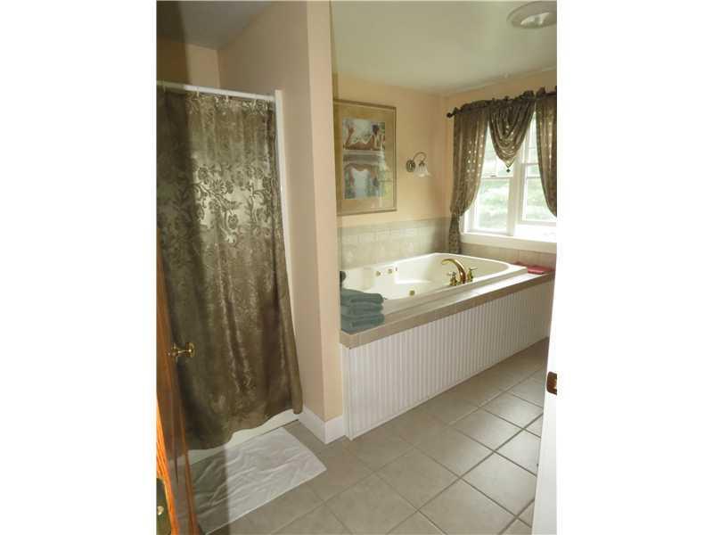 128 Blodgett Road Pittston, ME 04345 - Photo 13 of 35 Master Bath/Spa.