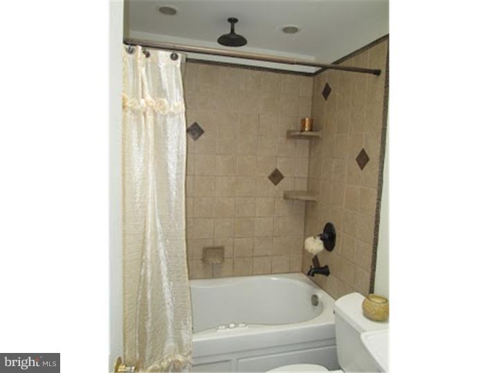 7317 Hiola Road Philadelphia, PA 19128 - Photo 12 of 16 Gallery Image 12