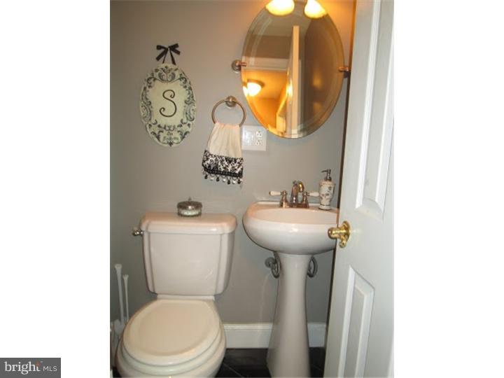 7317 Hiola Road Philadelphia, PA 19128 - Photo 8 of 16 Bathroom