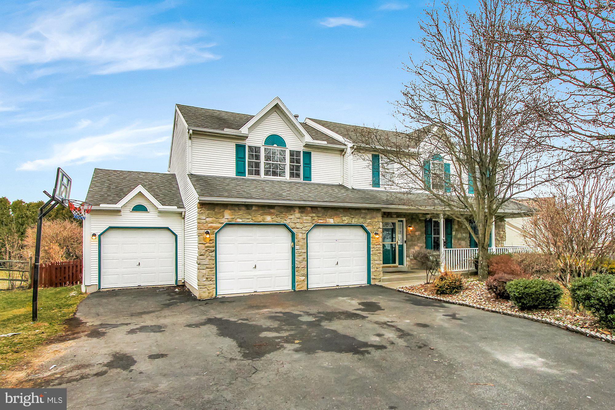 504 Martins Road Reading, PA 19608 - Photo 2 of 28