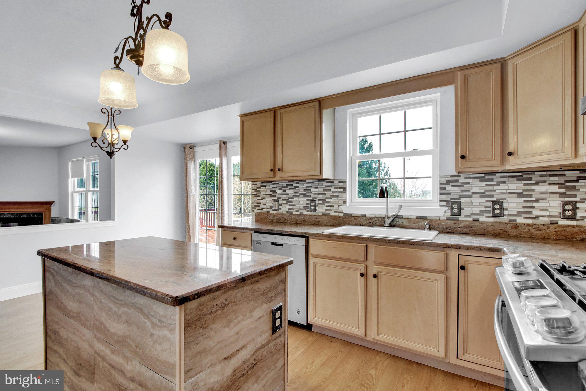 504 Martins Road Reading, PA 19608 - Photo 5 of 28