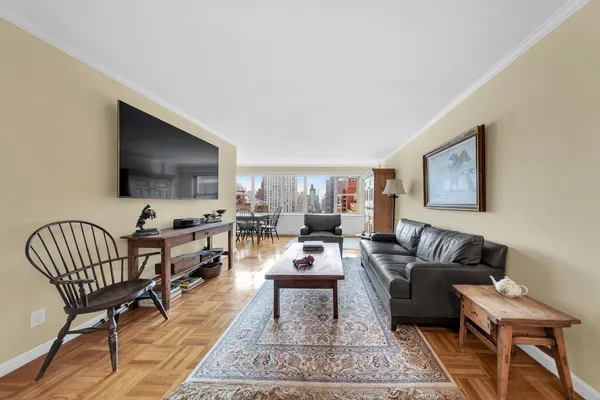 $899,000 | 360 East 72nd Street, Unit C2205 | Lenox Hill