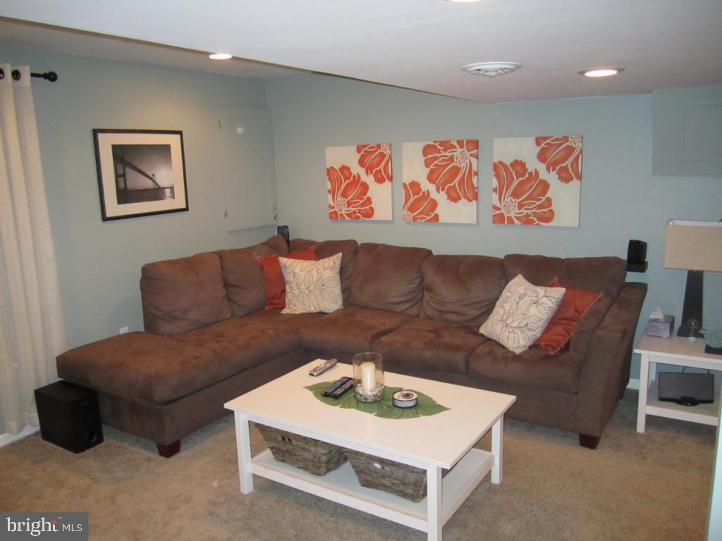2952 Aster Lane Lititz, PA 17543 - Photo 11 of 13 Gallery Image 11
