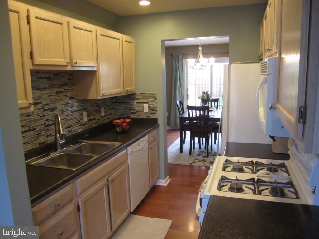 2952 Aster Lane Lititz, PA 17543 - Photo 4 of 13 Gallery Image 4