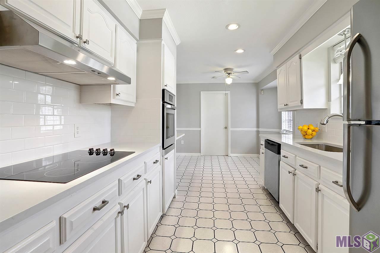 10326 Hackberry Court Baton Rouge, LA 70809 - Photo 6 of 16