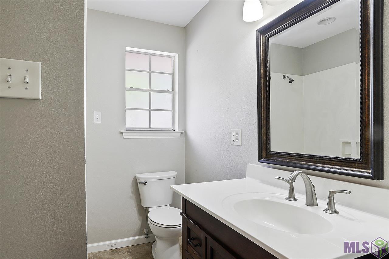 10326 Hackberry Court Baton Rouge, LA 70809 - Photo 10 of 16