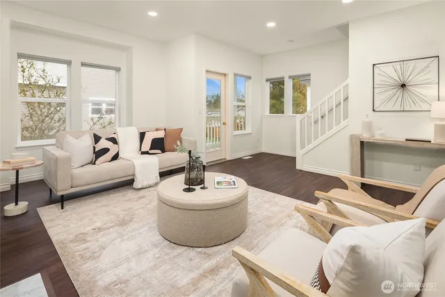 $899,000 | 755 Northwest Juniper Street, Issaquah, WA 98027