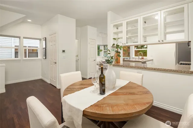 $899,000 | 755 Northwest Juniper Street, Issaquah, WA 98027